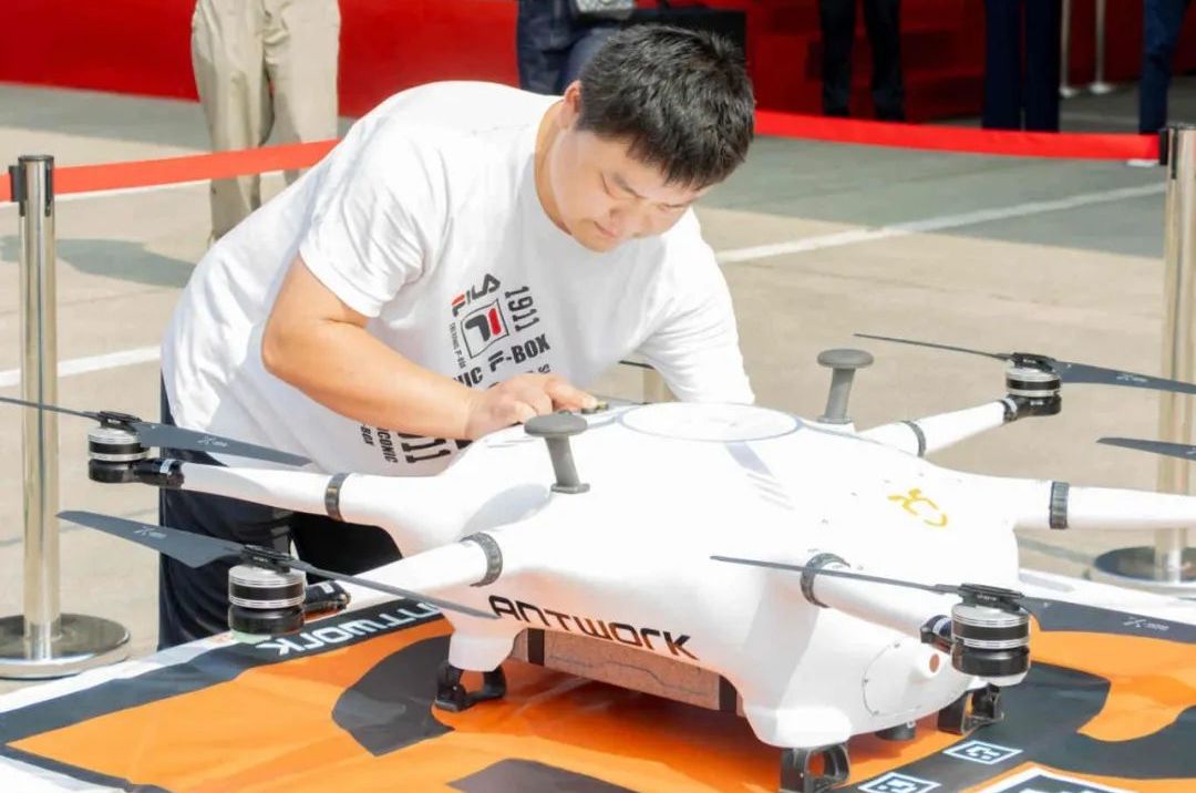 华中首飞！20分钟跨境电商商品从综保区飞到消费者手中