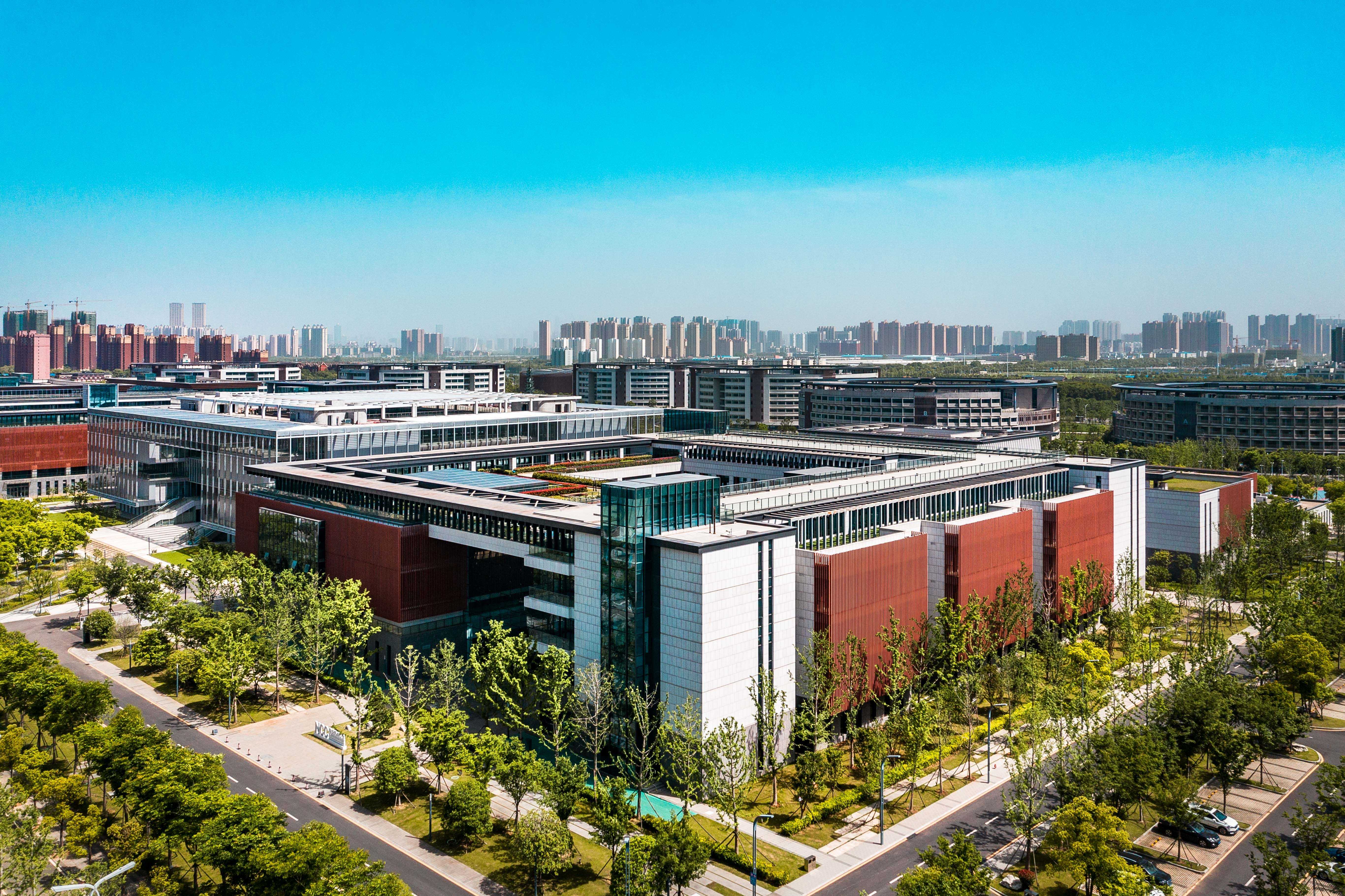 这里是“主场”·近观东西湖④当“小龙虾”游入“中国网谷”：折射网安信创产业新生态