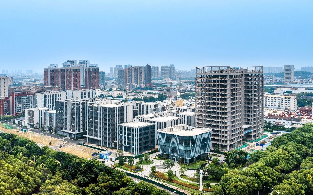 长江日报：亮相即吸引20家成长型企业入驻，吴家山老城核心地段——“产业社区”兴起