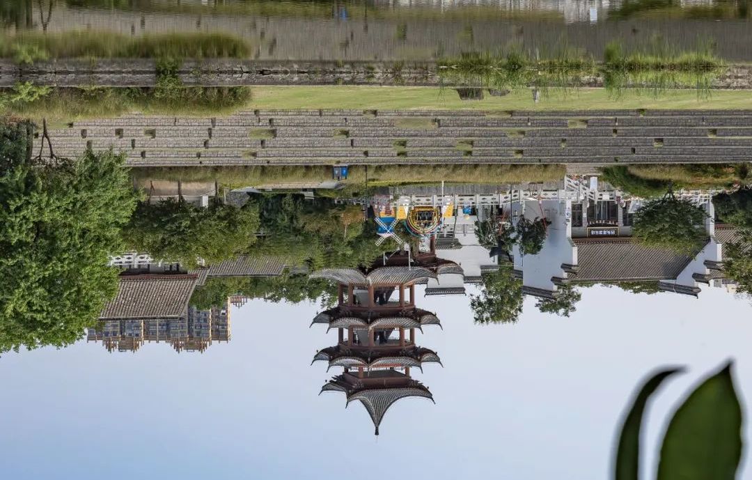 这是什么神仙公园，倒影也太美了吧